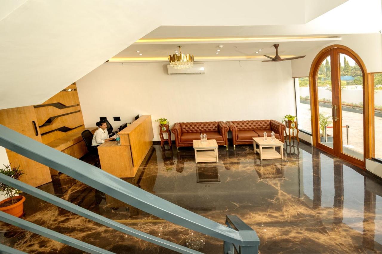 Krown Palace Resort Silvassa Exterior photo