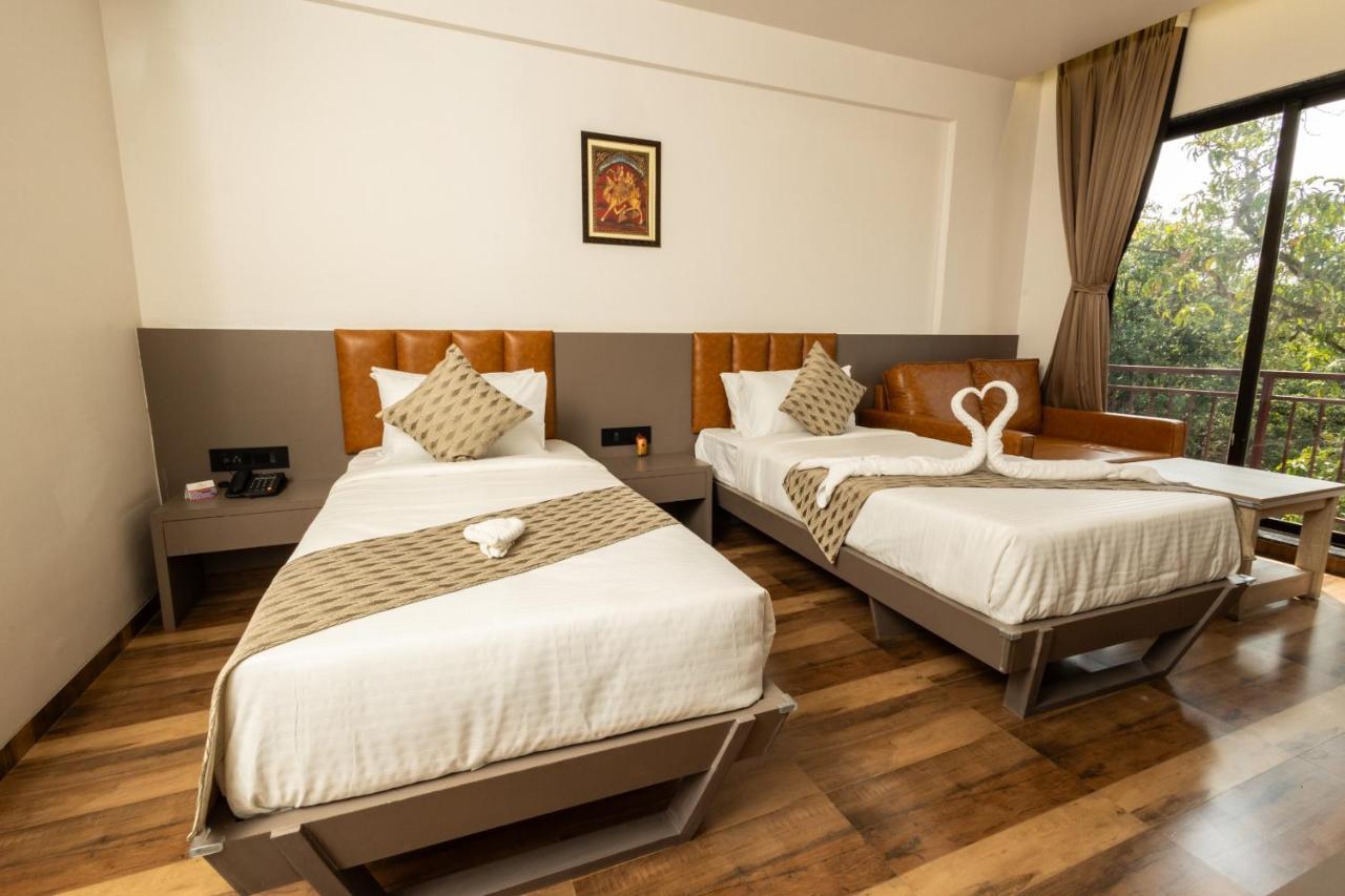 Krown Palace Resort Silvassa Exterior photo