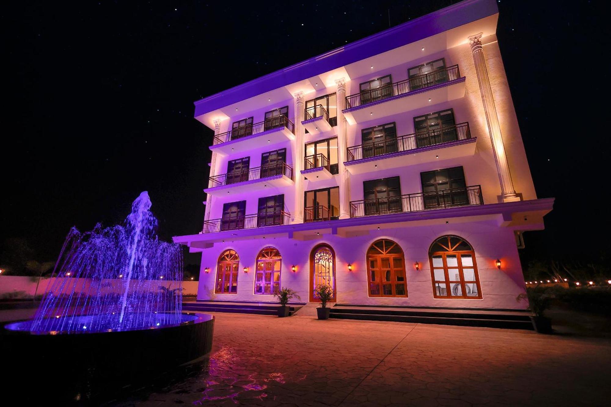 Krown Palace Resort Silvassa Exterior photo